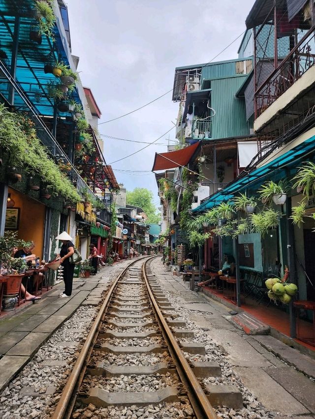 Train Street Treats🍰