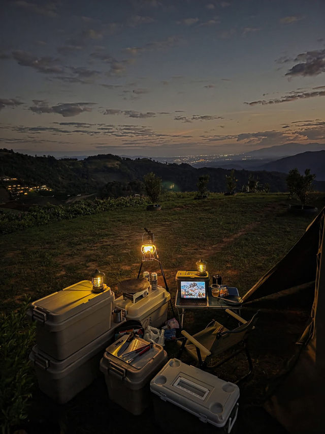 "ผาสามเส้าแคมป์" แม่แตง เชียงใหม่ "ผาสามเส้าแคมป์" แม่แตง เชียงใหม่