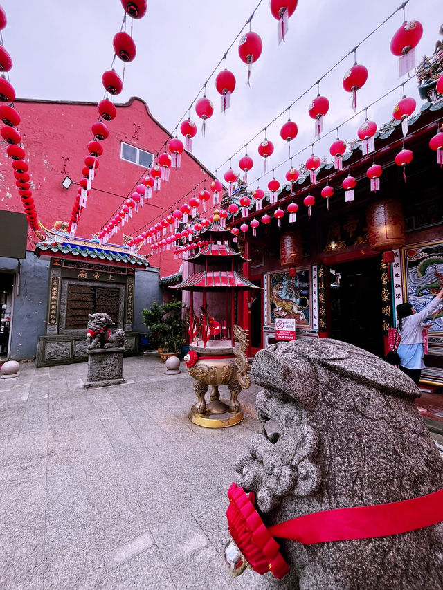 Hiang Thian Siang Ti Temple: Teochew Heritage in Carpenter Street Hiang Thian Siang Ti Temple: Teochew Heritage in Carpenter Street