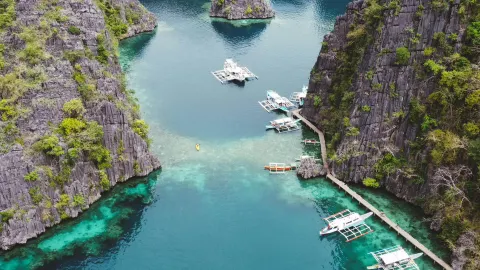 夢のように美しいカヤンガン湖 — コロン島のインスタ映えオアシス。 — traveler post in コロン