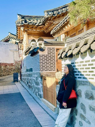 Let's go take photos at beautiful spots in "Bukchon Hanok Village" 🇰🇷
