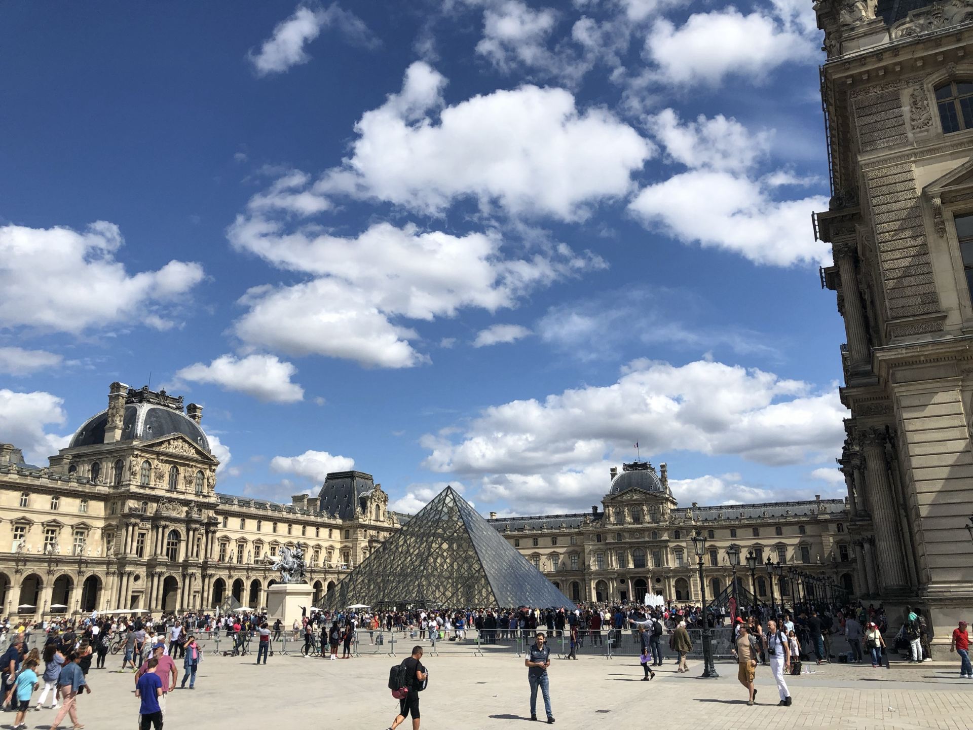 🇫🇷Chuyến đi một mình đến bảo tàng Louvre ở Paris | Bạn có thể hoàn toàn cảm nhận được bầu không khí nghệ thuật ngay cả khi đi một mình!