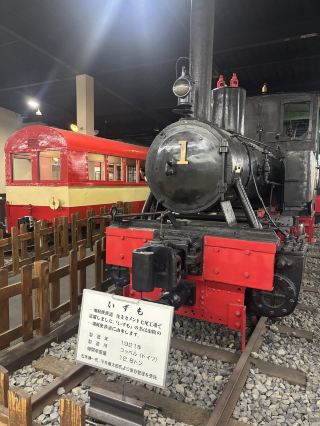 A station where you can encounter a steam locomotive built over 100 years ago.