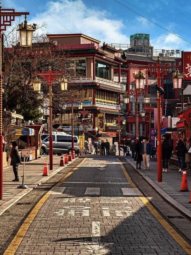 Little chinatown in South Korea. Tasty restaurants and coffee place.