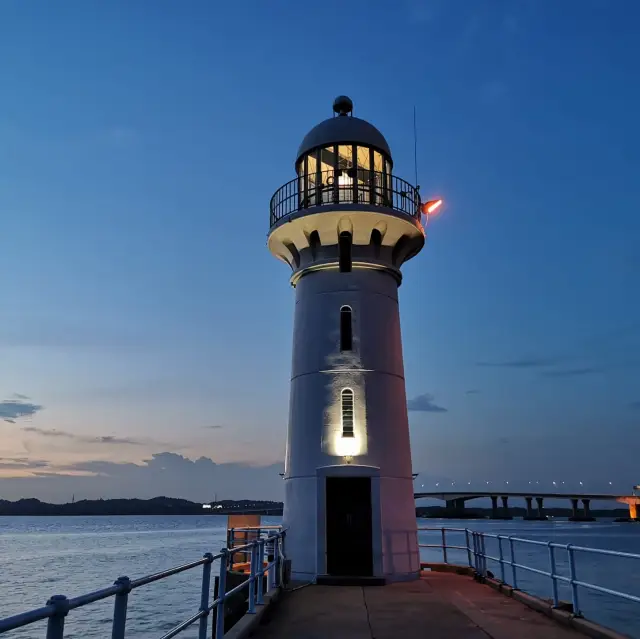 Sunset & Yatch @ Tuas Lighthouse