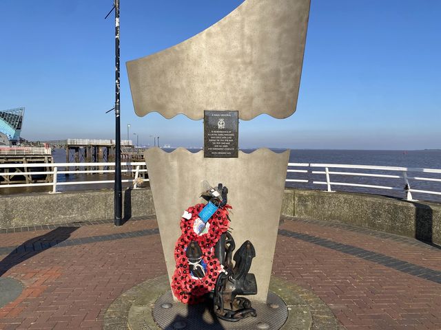 Embracing Hull's Coastal Beauty 🌊🌅