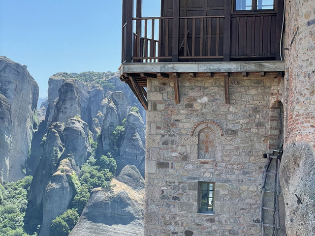 A Magical Day Trip to Meteora: Greece’s Breathtaking Monasteries in the Sky