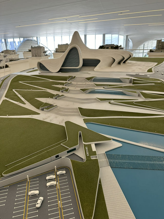 An architectural wonder: the Heydar Aliyev Center in Baku