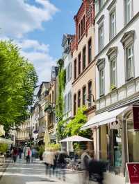Wiesbaden - beautiful buildings, thermal springs and remarkable cultural 