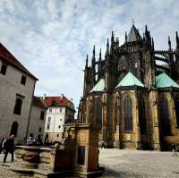 💸👑 Visit Prague Castle for FREE — Yes, Really! 🇨🇿✨
