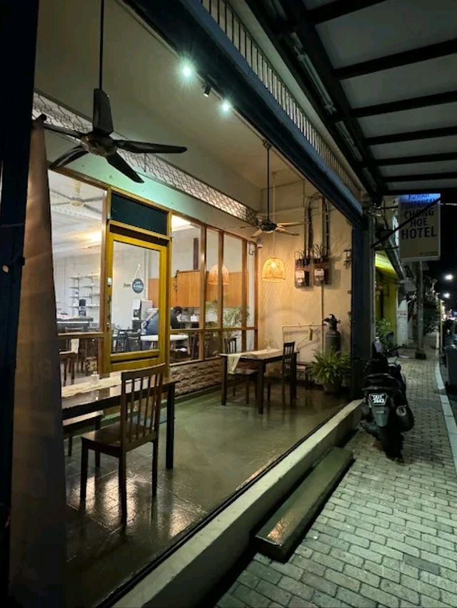 “Jonker Street Gem: Friendly, Spacious & Central”