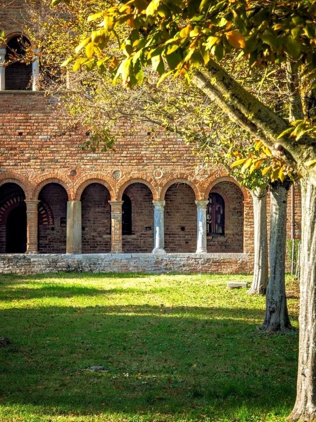 🏛 Pomposa Abbey: A Romanesque Treasure of Art and Silence 🇮🇹✨