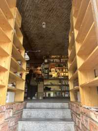 Konets Prekrasnoy Epohi -  a unique hybrid of bookstore and bar