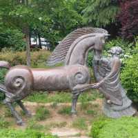Qingdao, Nice statues