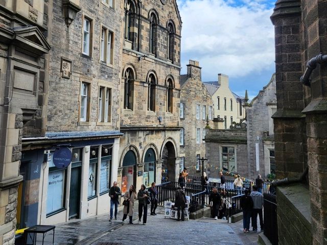 Edinburgh: Magic, History, and Vibes