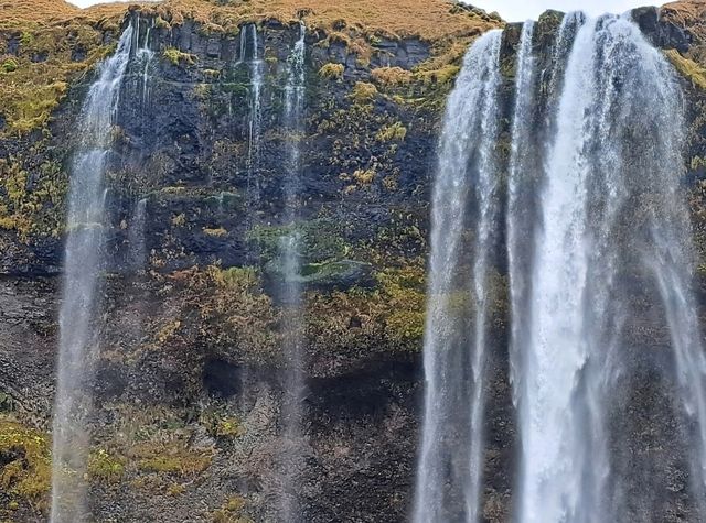 Waterfalls in South Iceland: A Must-See Natural Wonder 🌊🏞️