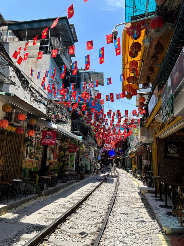 Hanoi train street 