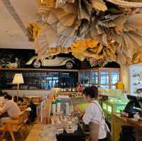 Warm Culinary Haven at Mama Kelly
