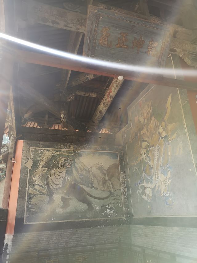 山西解州關帝廟  集正氣於一身，行正道於天下