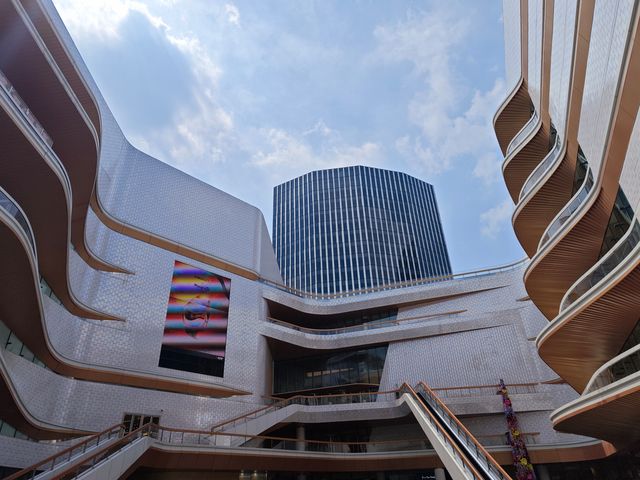 大寧區域的久光中心開業很久了,但是一直沒有機會到訪,這次終於可以來轉一轉,看看這個新靜安的網紅商場 大寧區域的久光中心開業很久了,但是一直沒有機會到訪,這次終於可以來轉一轉,看看這個新靜安的網紅商場