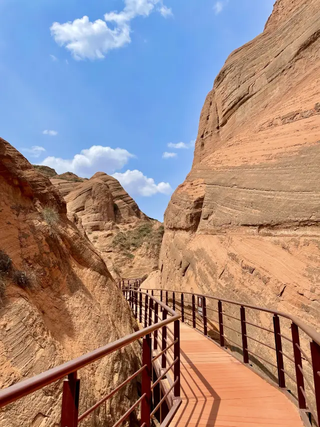 Yulin, Shaanxi, is home to the Wave Valley