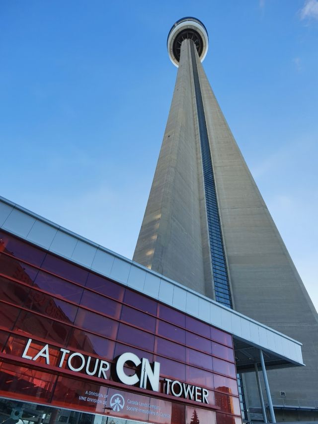 加拿大國家電視塔：多倫多標誌性建築，無論走到哪，幾乎都能看到