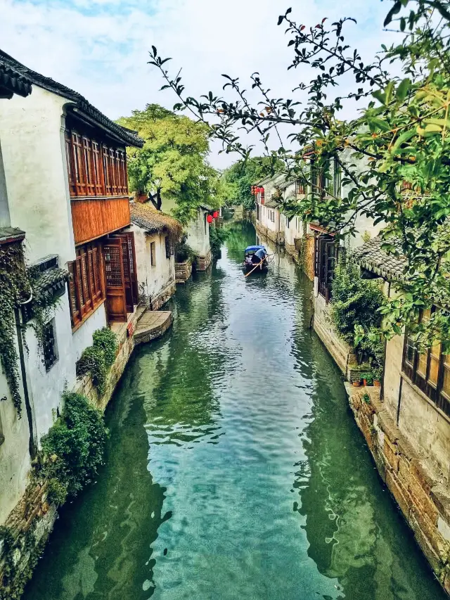 Kunshan | The Beauty of Chinese Water Towns | The Poetic and Picturesque Zhouzhuang Ancient Town