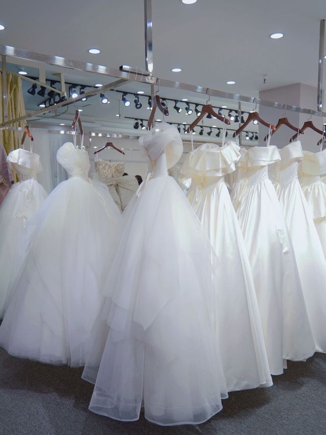 重慶開了10年的婚紗批發市場！1w+款式任意選