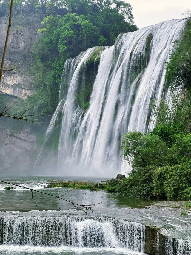 Travel with Textbooks: Huangguoshu Waterfall