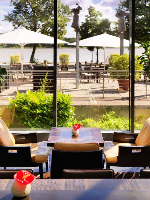 🏨✨ Mainz Marvels: Hyatt Regency's Chic Comforts 🛏️🍽️