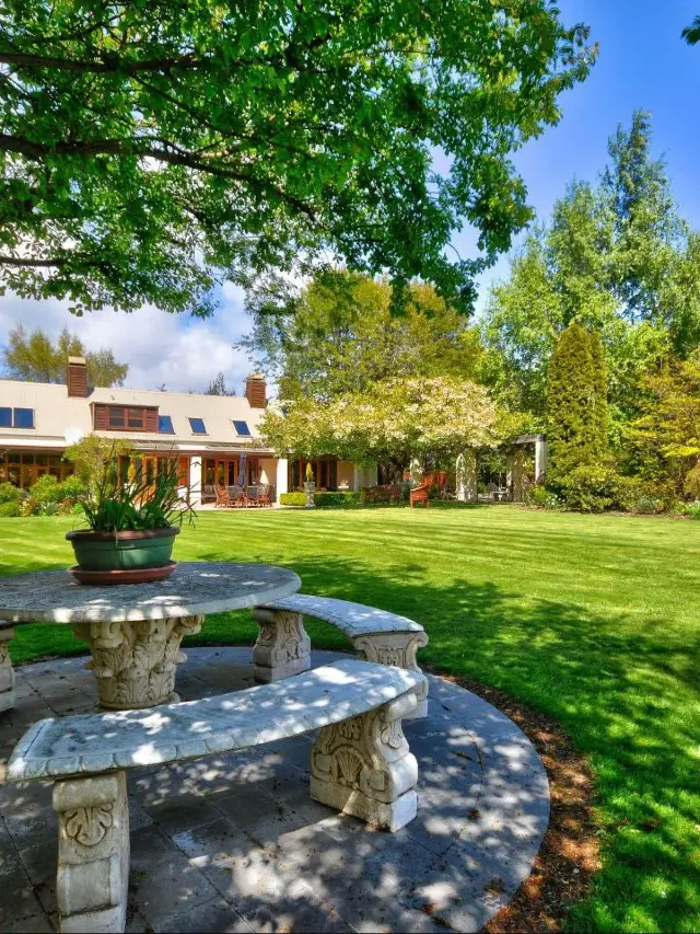 🌟 Queenstown's Secret Garden Getaway 🏡✨