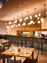 🌟 Cleveland's Comfy Corner: Hilton Downtown Highlights 🛏️🏙️