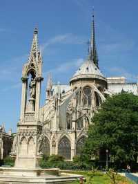 🇫🇷Ultimate Paris Bucket List: Top Attractions and Foodie Finds!