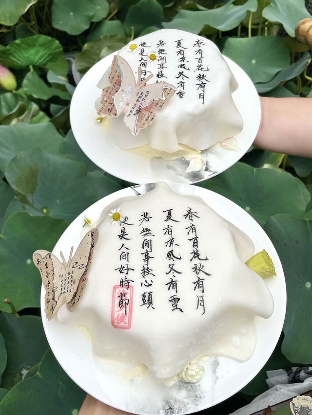成都春熙路！下高鐵就衝的荷花小院火鍋！。