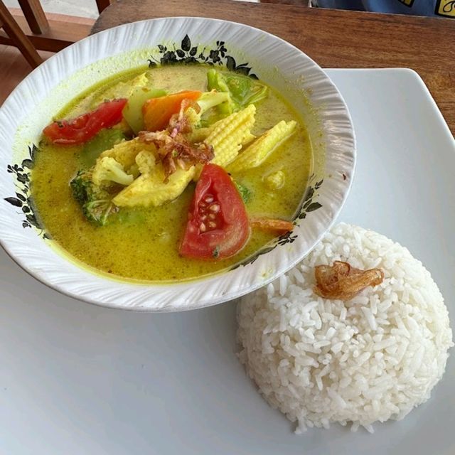Good food and clean place 