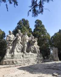 山東水泊梁山領略好漢聚義的豪邁氣概。