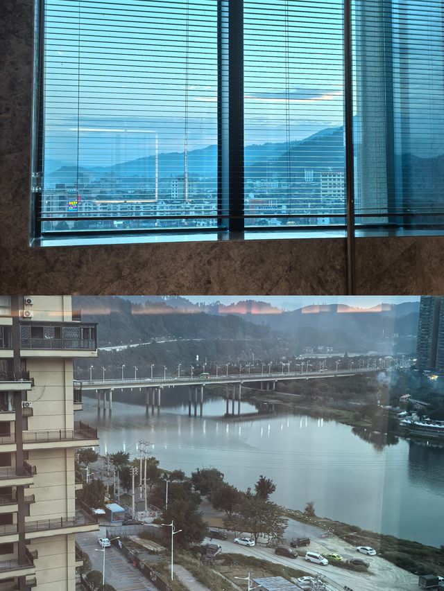 打卡榕江最大 W 酒店｜貴州村超酒店。