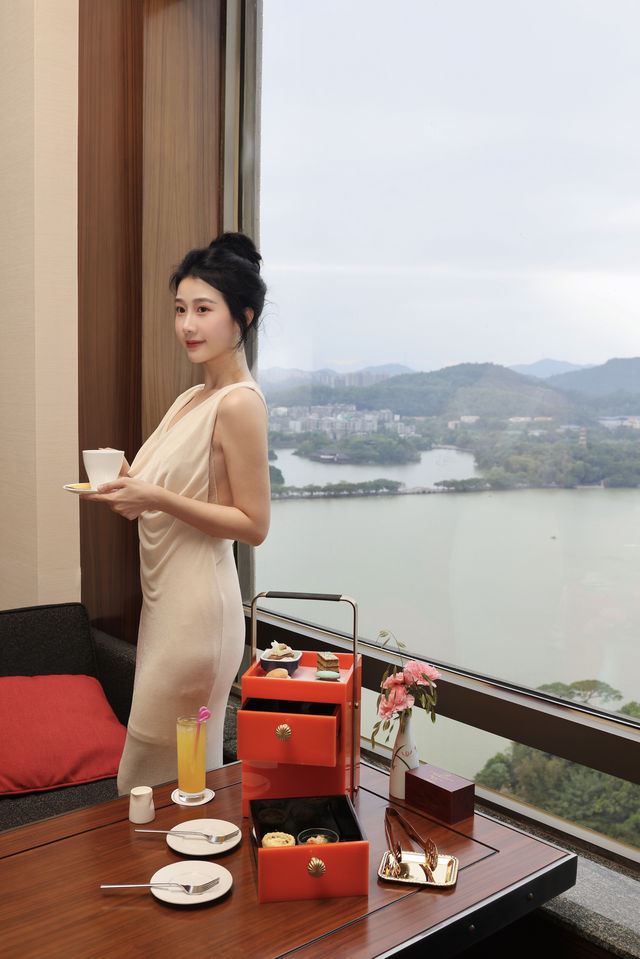 東江畔的奢華假期，享受不一樣的城市旅行。