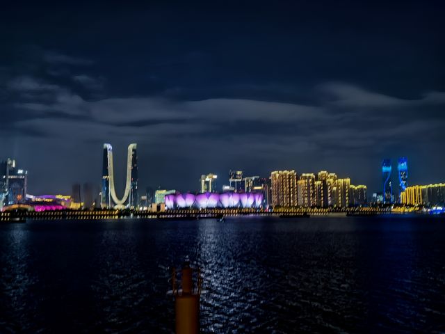 杭州有西湖，更有錢塘江