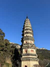 深冬的濟南靈岩寺常來靈岩，事事靈驗