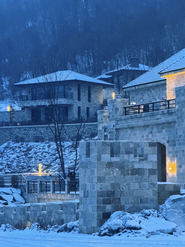 小眾但驚艷嘅山間別墅酒店—冰雪童話世界