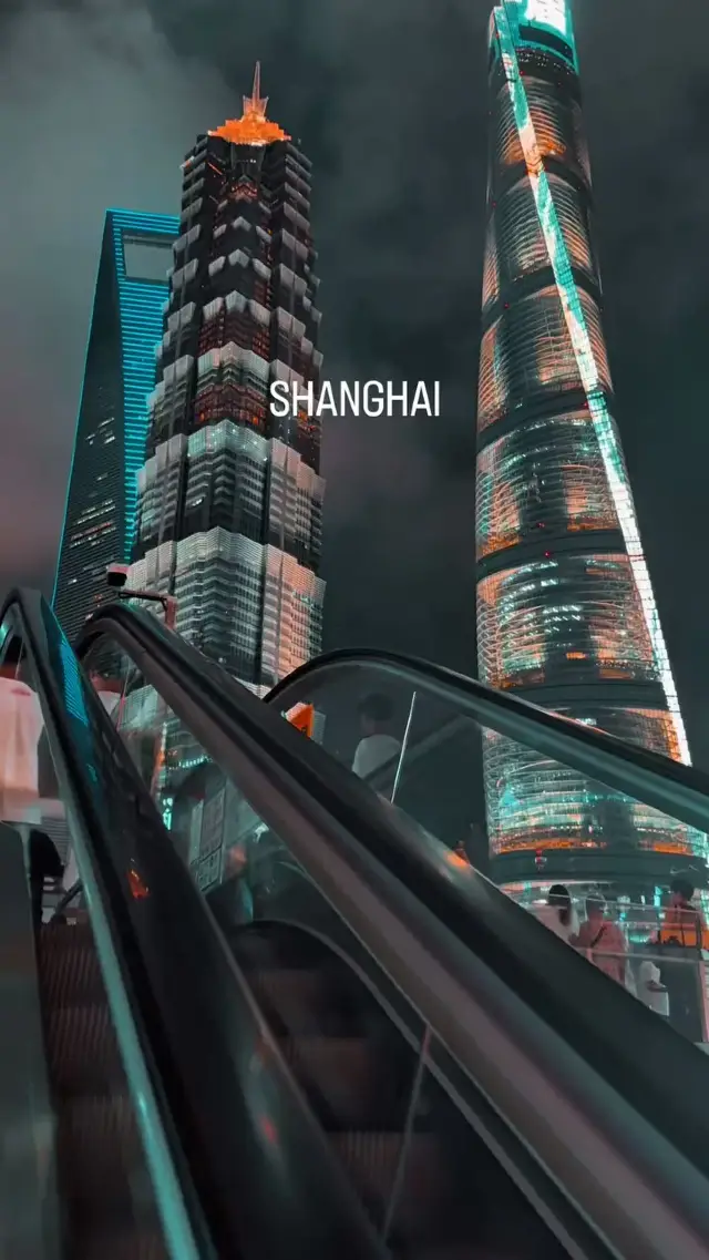 🌃✨Experience the Modern Marvel of Lujiazui