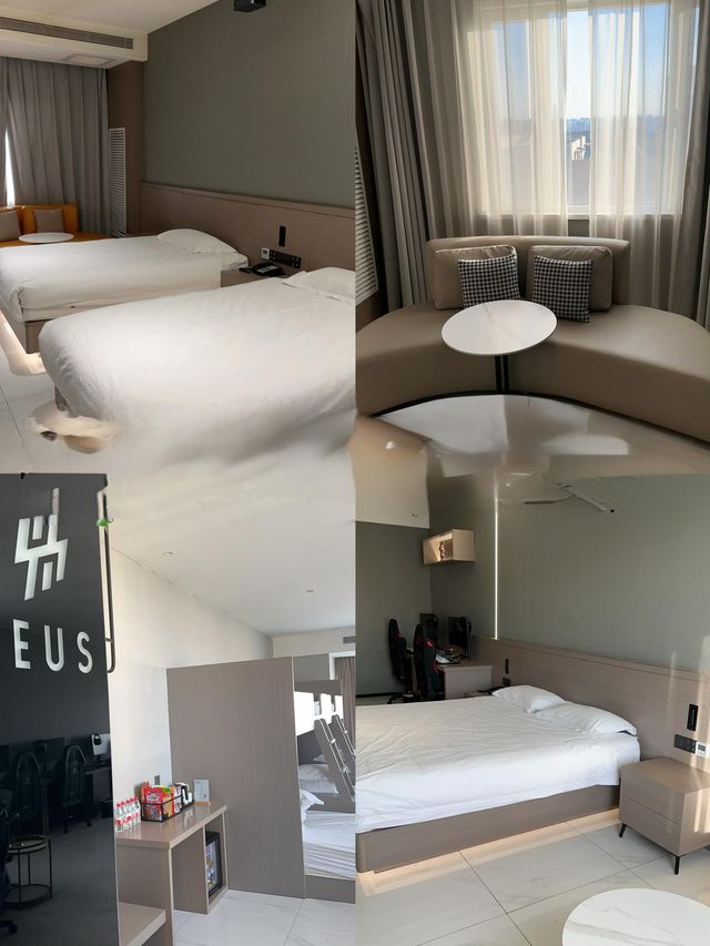 電競酒店天花板，快嚟宙斯體驗！