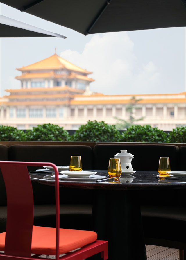 從璞瑄酒店出發，北面即是中國美術館