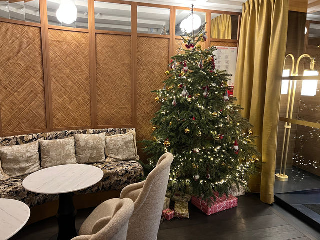 巴黎貝爾蒙酒店 | 香榭麗舍的浪漫邂逅   酒店：貝爾蒙酒店  地址：30 Rue de Bass