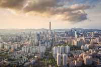 「在深圳之巔，觸摸雲端」