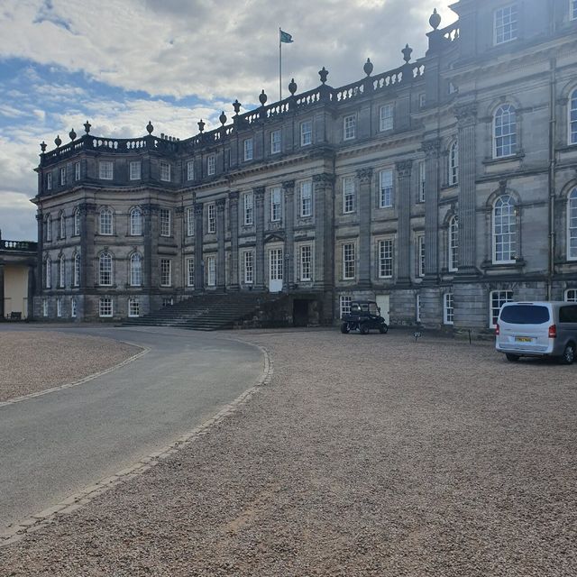 Exploring Hopetoun House