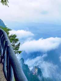 張家界 + 天門山 + 鳳凰古城 5 天 4 晚私人定製小包團（4-7 人）全程純玩無自費無購物 詳細行程與報價（不含餐）