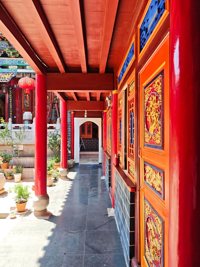 探尋安寧馬蹄寺:感受鬧市中的清幽之境 探尋安寧馬蹄寺:感受鬧市中的清幽之境