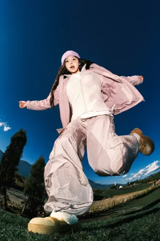 戶外的大廣角人像，生命力都快溢出來了…